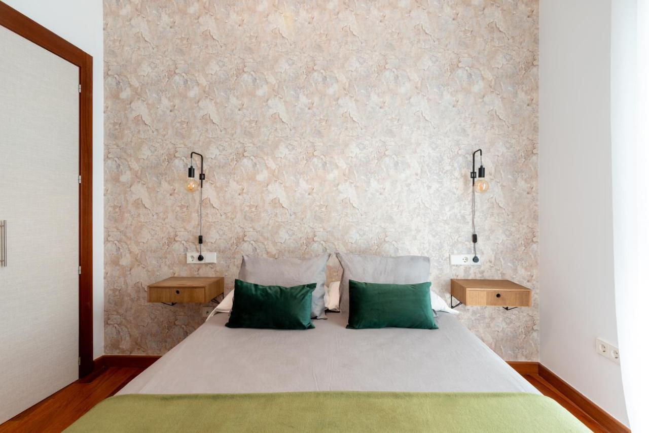 Ry Aparcamiento Incluido Junto A Catedral Ideal Parejas Seville Exterior photo