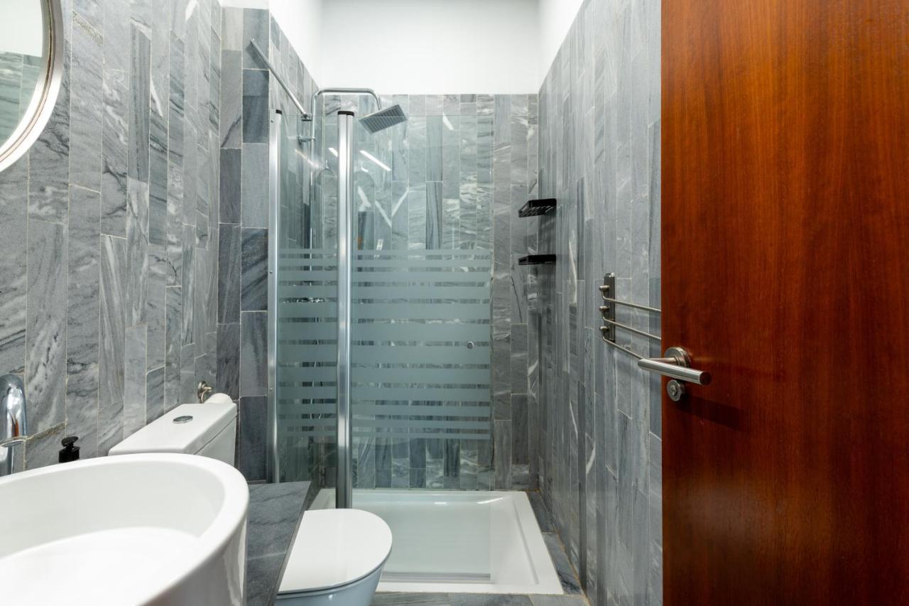 Ry Aparcamiento Incluido Junto A Catedral Ideal Parejas Seville Exterior photo